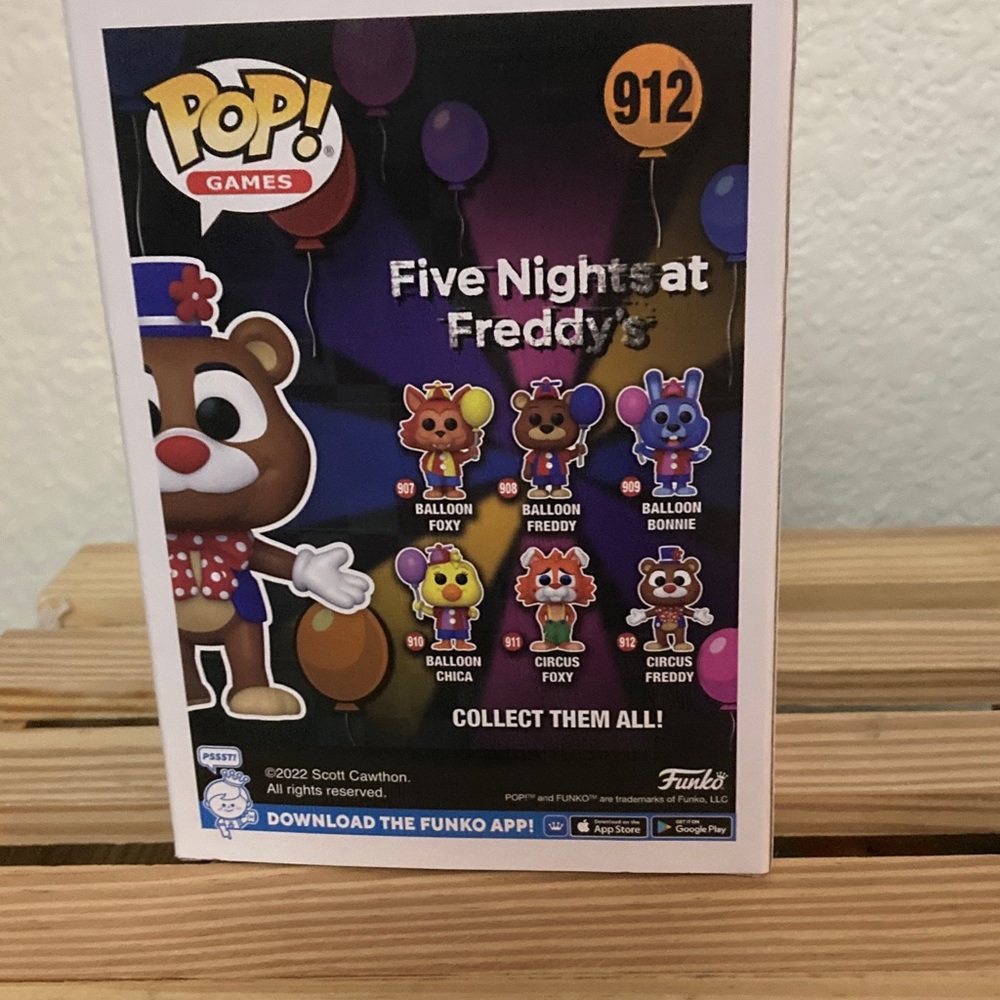 Funko Pop Circus Freddy in Red and Blue - Picture 2 of 4